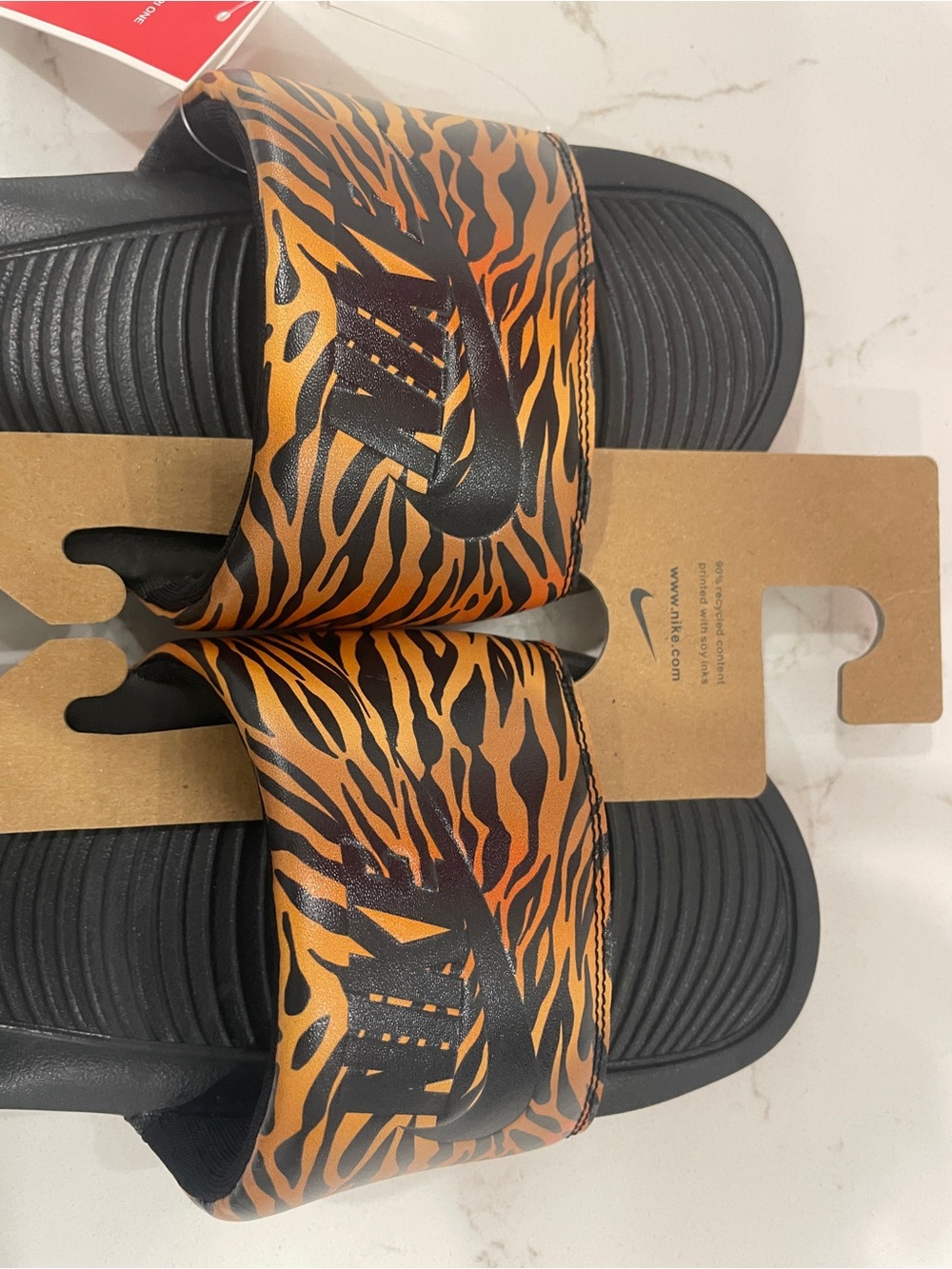 Women’s Nike Victori One Print Tiger Striped Slide Sandals Size 10 NWT - Picture 3 of 5